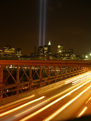 Blick auf Manhattan von Brooklyn Bridge